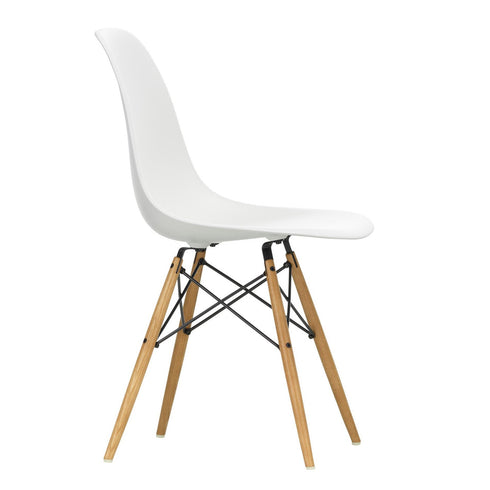 Cadeira Eames em Plástico DSW / Base maple
